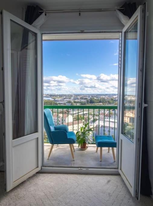Renovated 2-Bed Apartment 2 Min From Lyon أولينز المظهر الخارجي الصورة